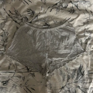 Lager 157 pyjamas shorts  - Säljer pågrund av att de inte passar ❤️pris kan diskuteras 
