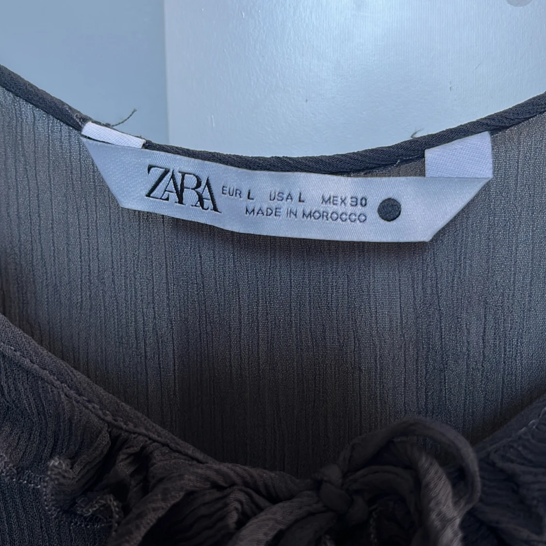 Topp med volanger från Zara - 2