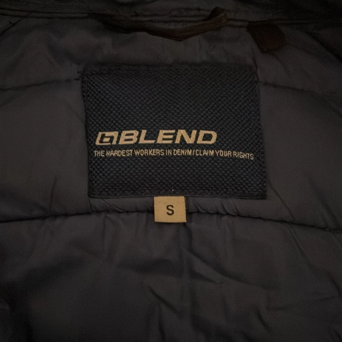 Svart pufferjacka från Blend - 2