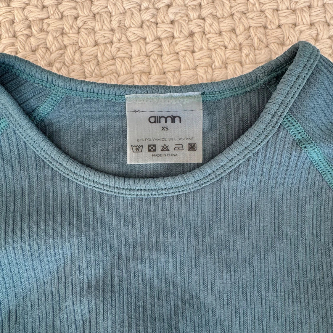 Grön ribbad croppad tröja från Aim'n - 1