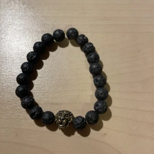 Armband med ett lejon - Skriv om man undrar något💕