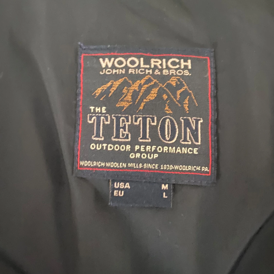 Svart pufferjacka från Woolrich - 3