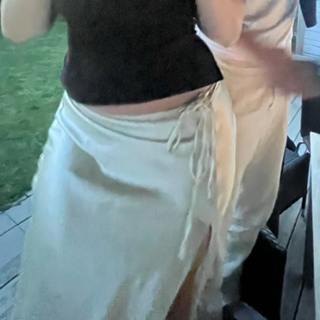 Beige satin långkjol - 3