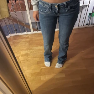 Ltb jeans  - Säljer för att dom är för stora det är längd 36
