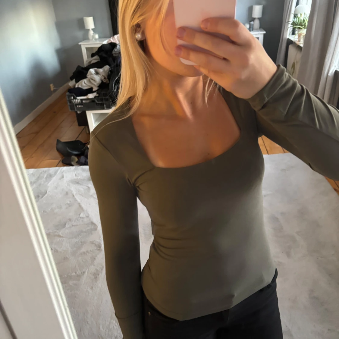 Olivgrön långärmad topp - 1