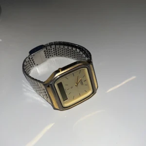 Klassisk klocka från Casio - Casio-quartz ag 310g