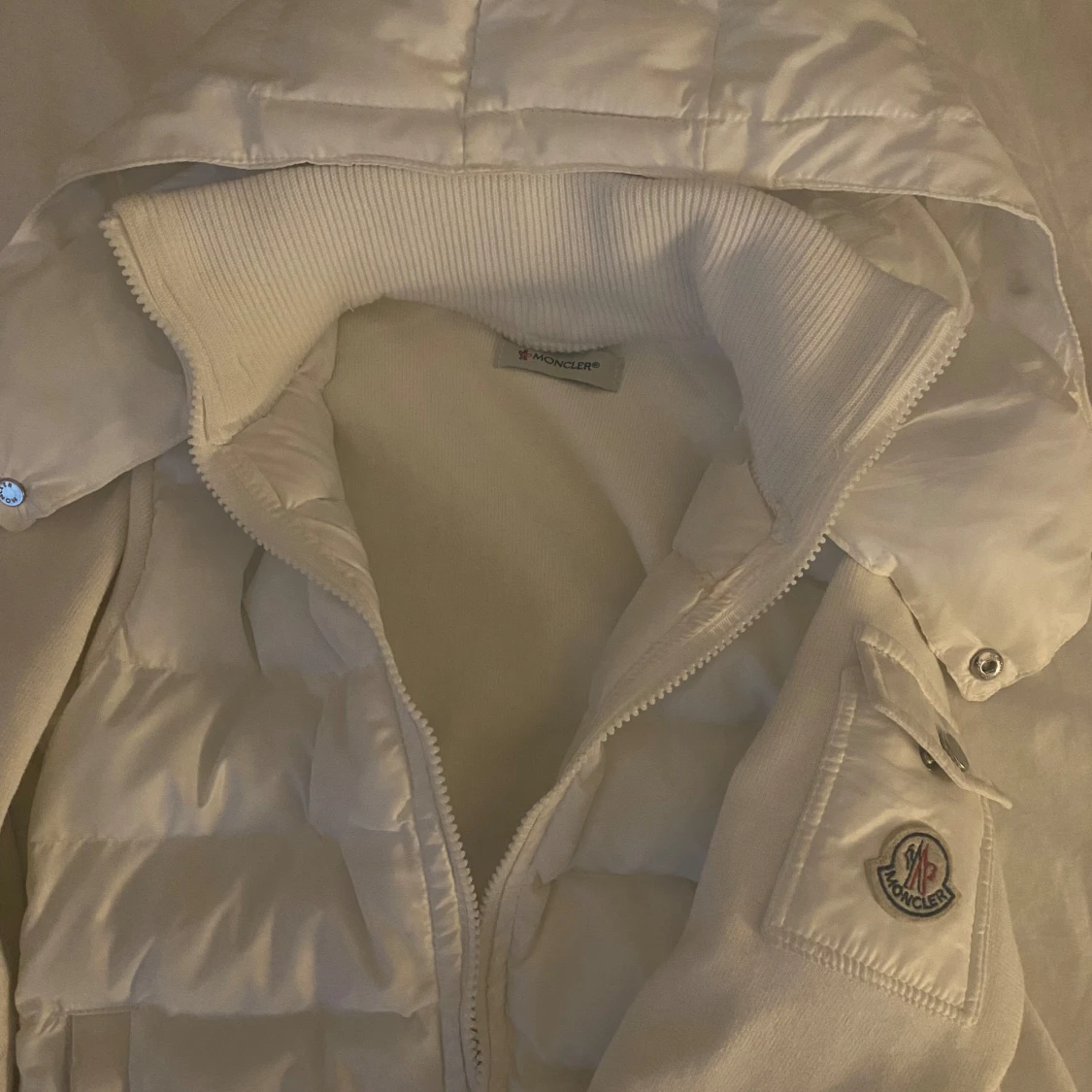 Vit dunjacka från Moncler - 1