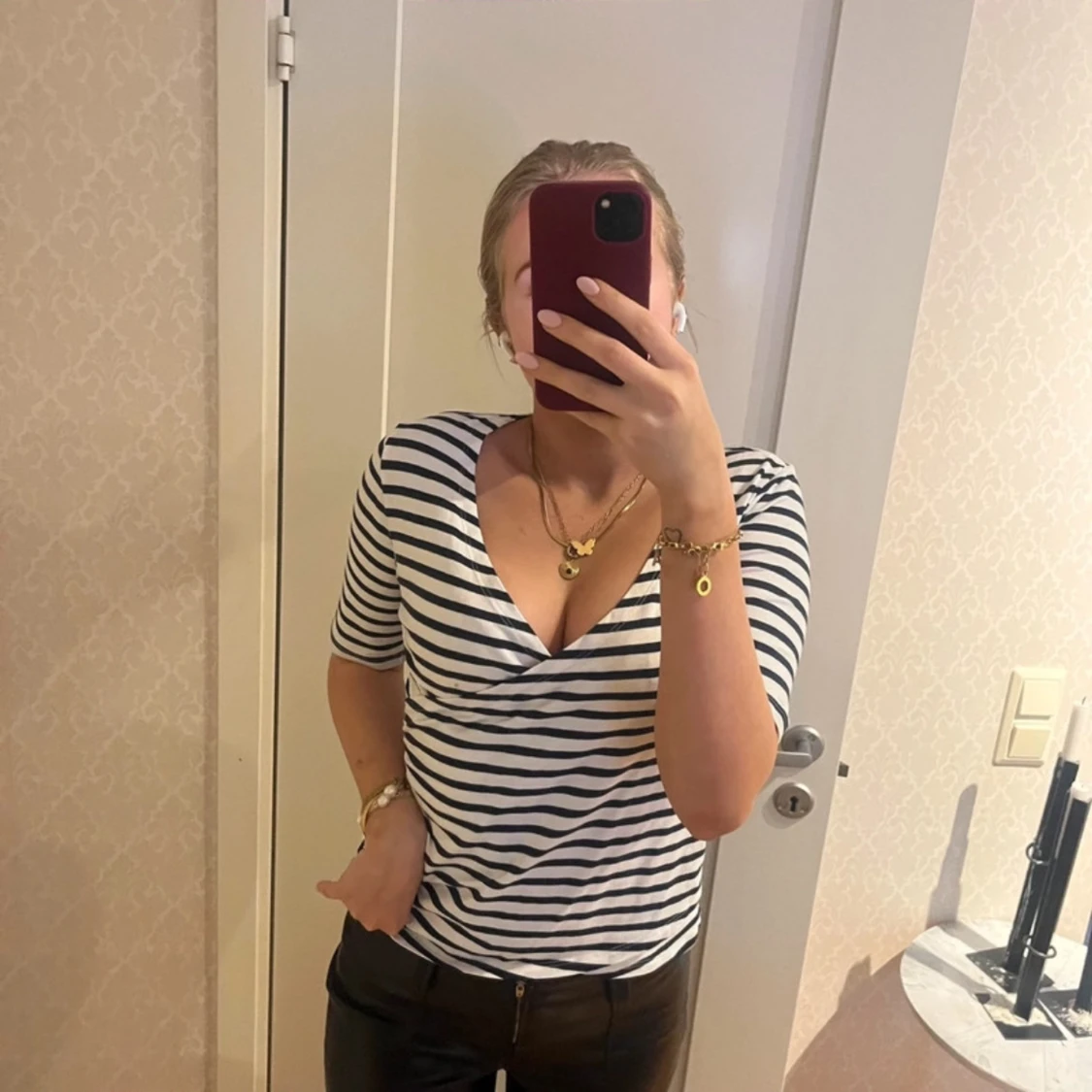 Randig v-ringad topp - 2