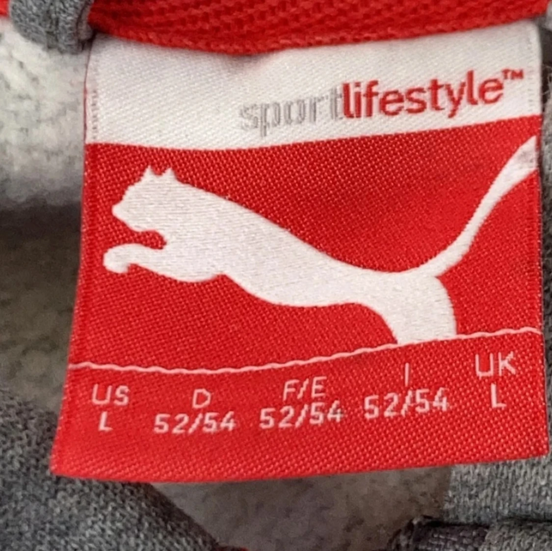 Grå hoodie från Puma - 2