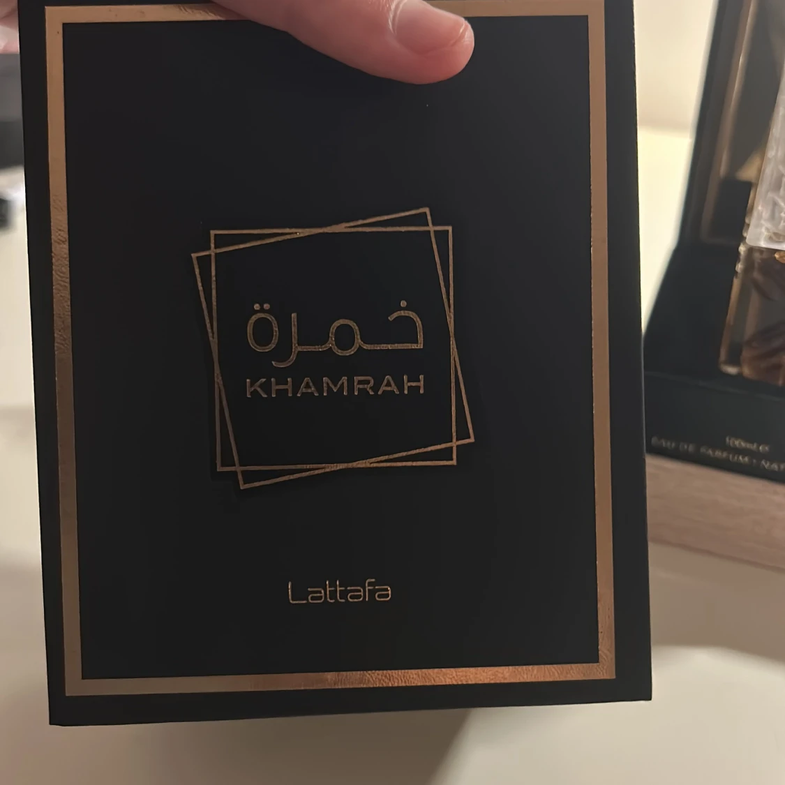 Khamrah Eau de Parfum från Lattafa - 2