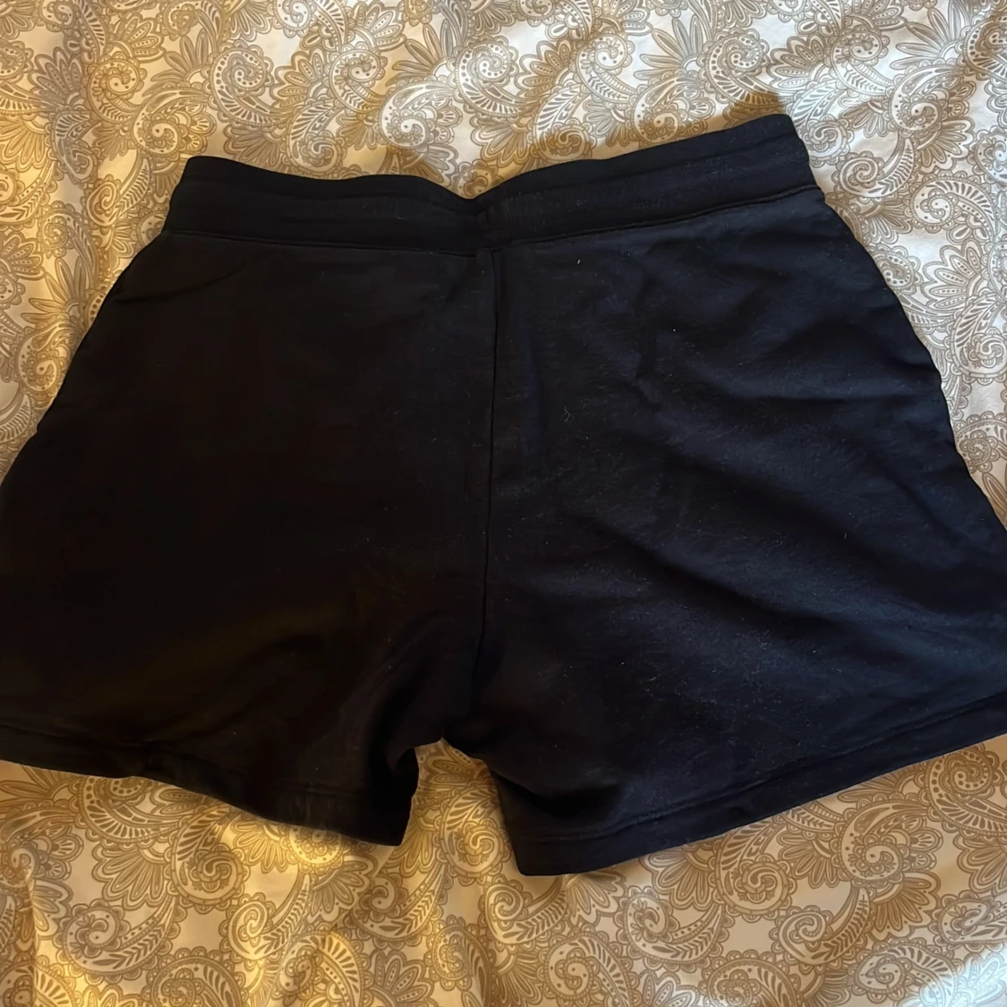 svarta mjukisshorts  - 90