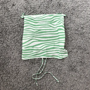 Openback topo - Topp med knytning i ryggen, aldrig använd