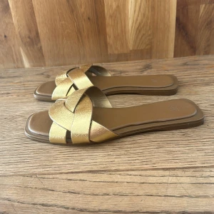 Guldsandaler - Inte använda