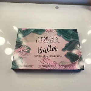 Face palett - En face palett från physicians formula, superfina färger som ger ett otroligt glow! Andvänd ett fåtal gånger men säljer pga att färgen inte va rätt🩷 Nypris 299kr