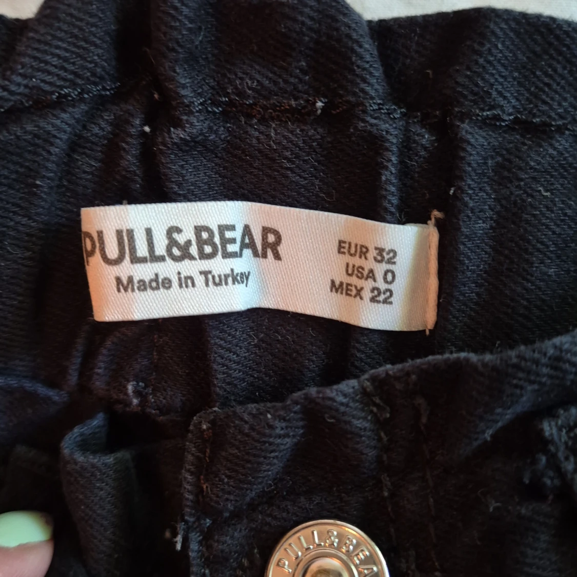 Svarta byxor från Pull&Bear - 91