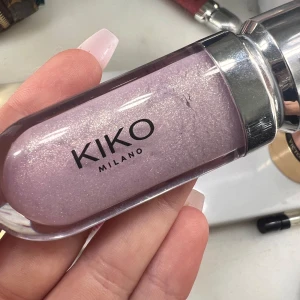 Kiko lipgloss  - Jättefint glittrigt lipgloss från kiko Milano Köpt i Italien   Pris går att diskutera 💗