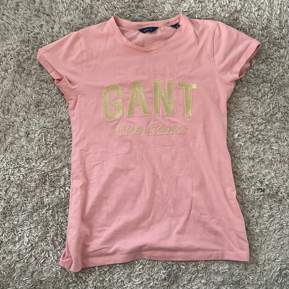 Rosa t-shirt från GANT