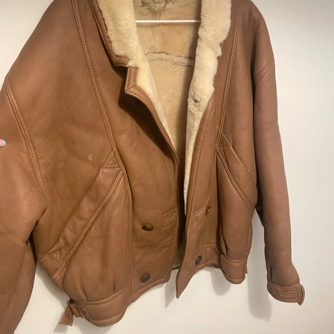 Läderjacka med fluff