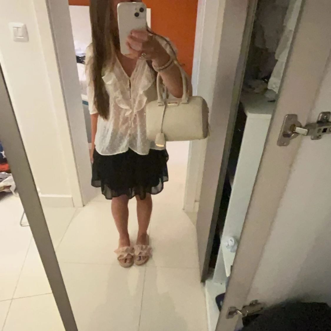 Svart volangkjol från Kappahl