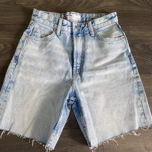 Jeansshorts från Bershka, köparen står för frakt.