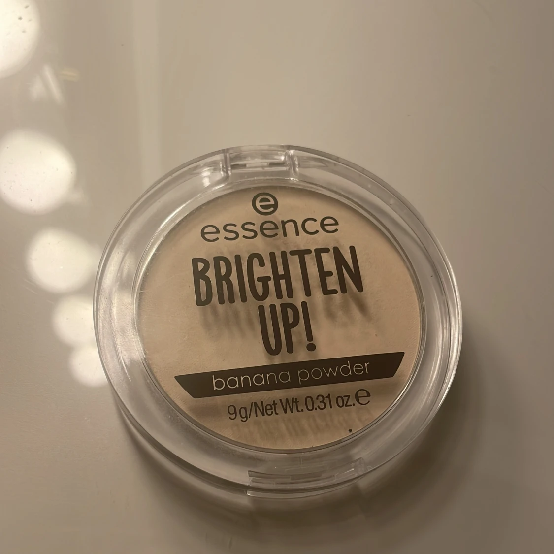 Essence Brighton up! ( banana powder)