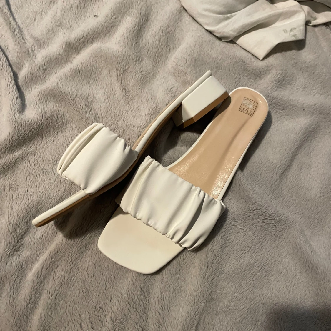 Jättefina sandaler - 90