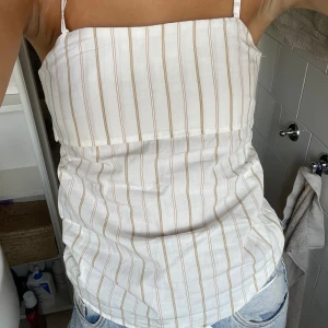 Randig top - Slt randig topp utan defekter! Helt ny och aldrig använd💗