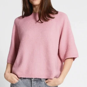 lager 157 tröja - säljer nu mina förra favvo tröja då den inte är min stil längre💞 inga defekter alls!