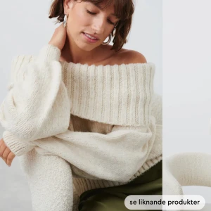 Off shoulder stickad - Säljer denna off shoulder tröjan som är stickad (den beiga) slutsåld på hemsidan