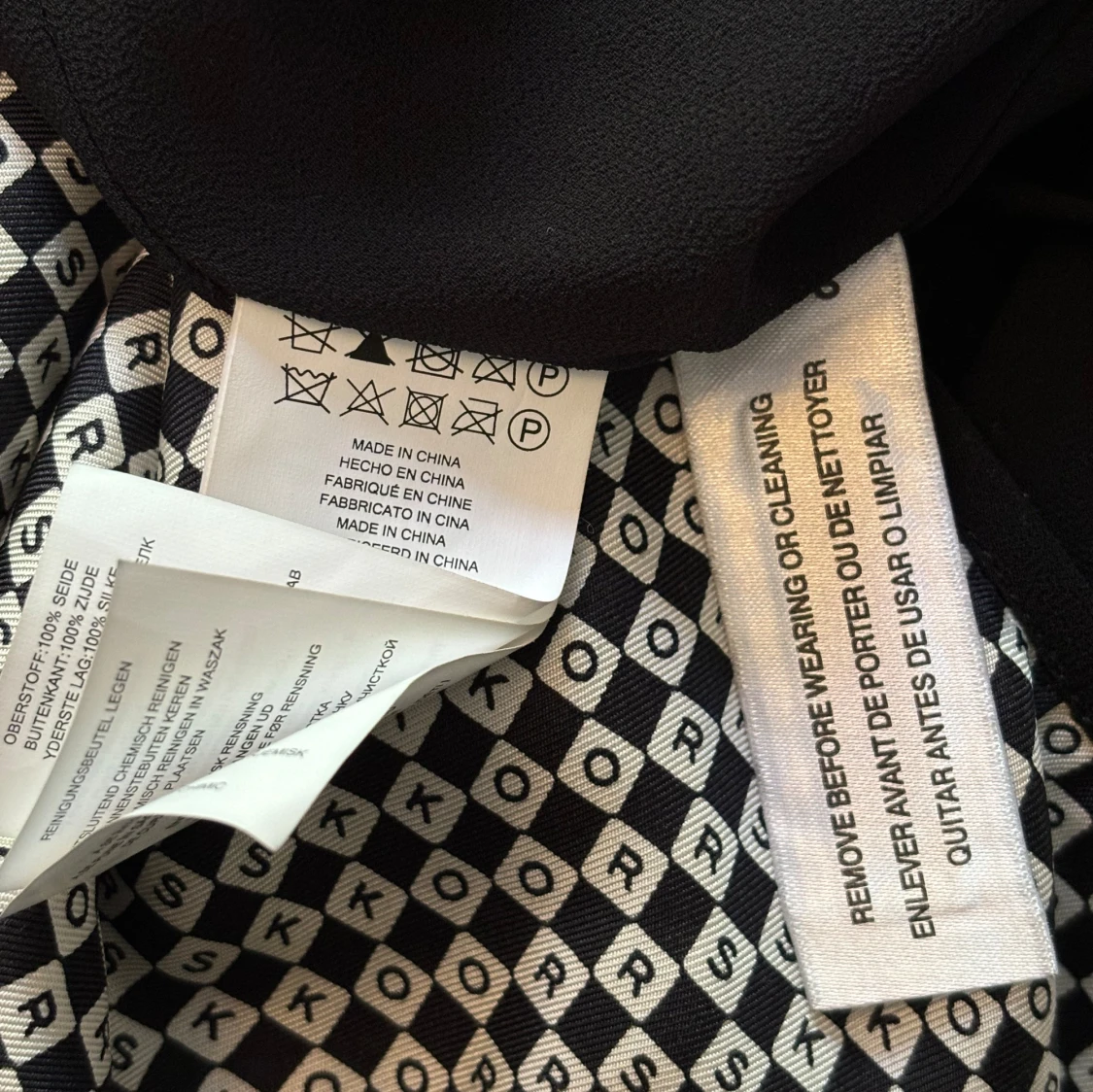 Svartvit mönstrad linnetopp - 92