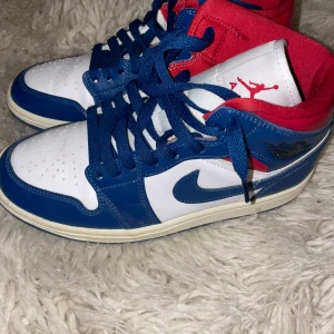 Jordan 1 - Jordan 1, vill sälja dom snabbt  storlek 37,5 