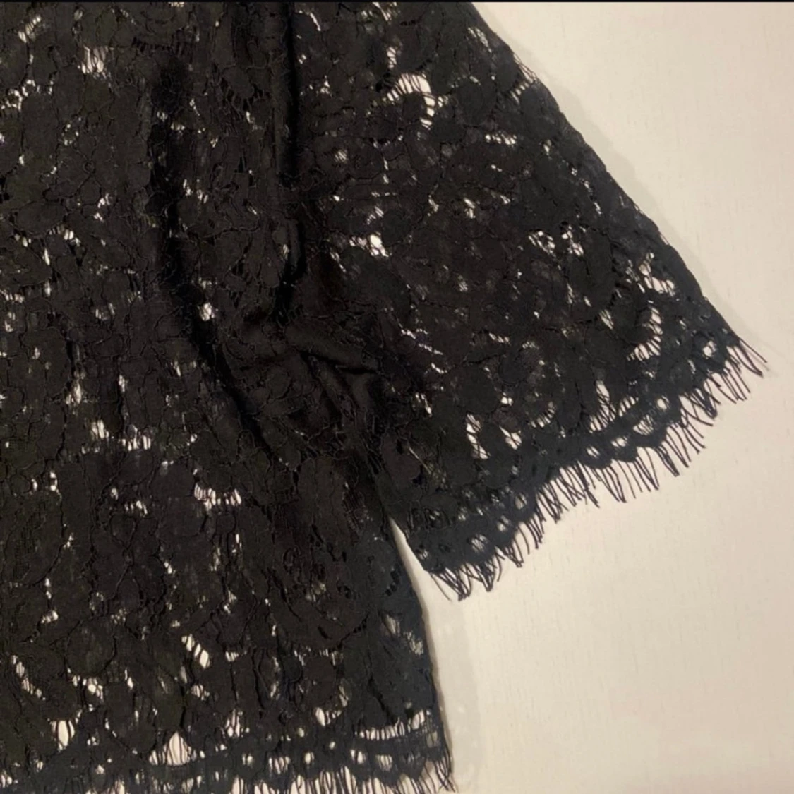 Svart spets blus  - 91