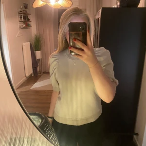 Beige topp ifrån lindex - Beige topp ifrån Lindex💛 Strl S 