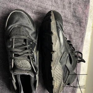 Nike huarache - Snygga skor i gott skick. Kommer dock inte till användning för mig. 
