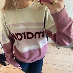 Isabel Marant tröja  - Jättefin tröja från Isabel Marant🤩 Storlek 34 men den är lite oversized så skulle säga att den passar en 36 också✨ Ordninarie pris är ca 2200kr och den är köpt på NK i Göteborg, pris går att diskutera💕