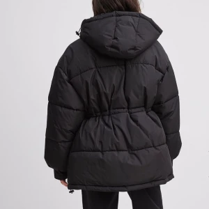 Vinterjacka  - Använd några få gånger, nypris 999kr