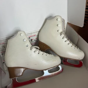edea konståkning skridskor  - Edda skridskor, model brio ed22, färg ivory storlek 240