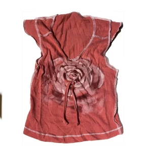 Söt topp - Super söt topp från Urban outfitters! Helt oanvänd 💋