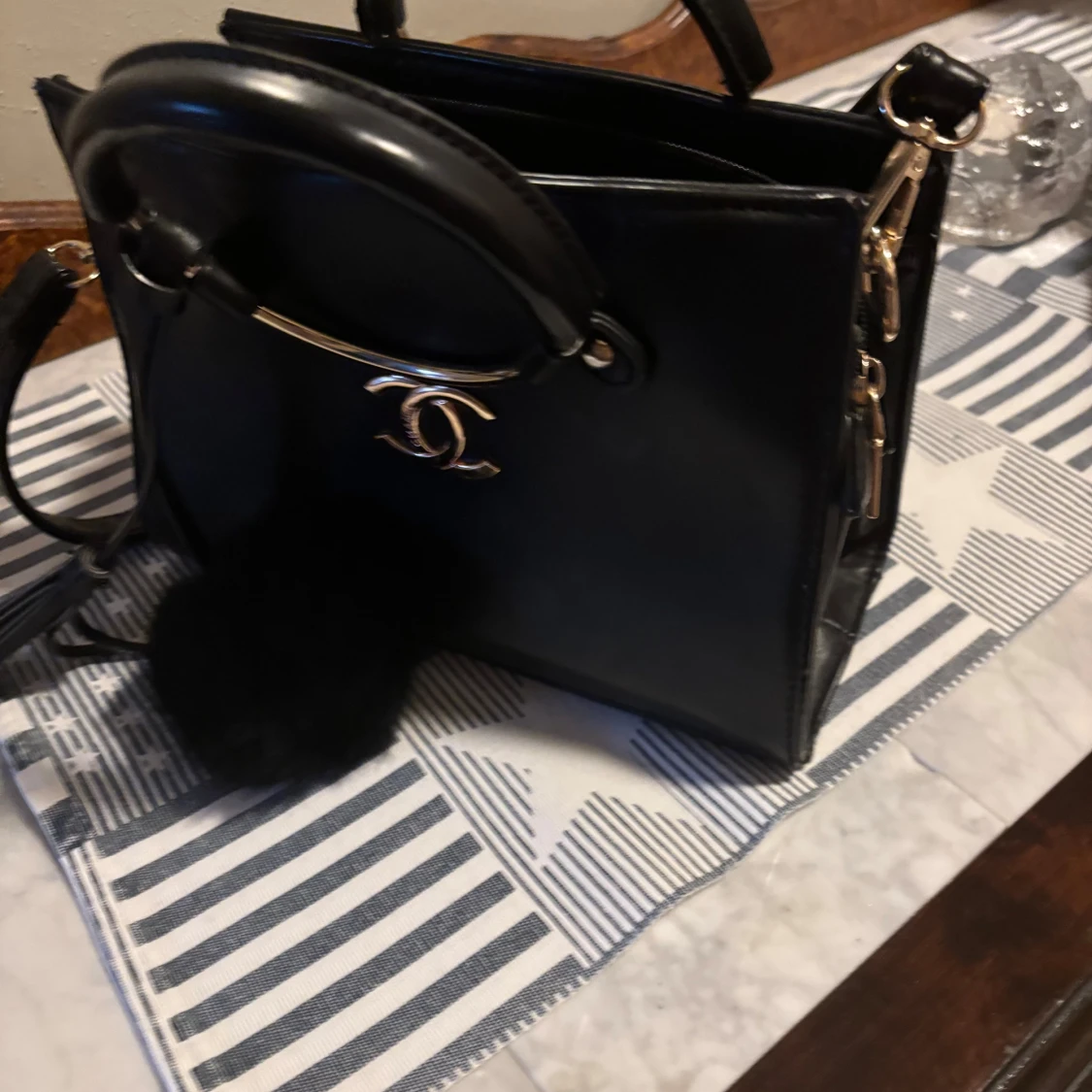 Svart handväska  - 3