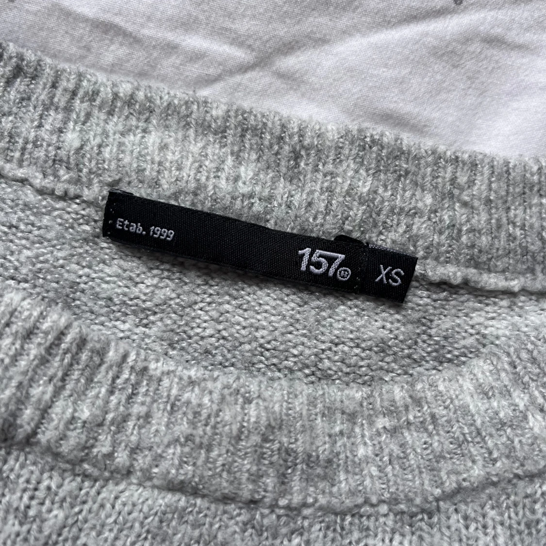 Grå stickad tröja från 157 - 1