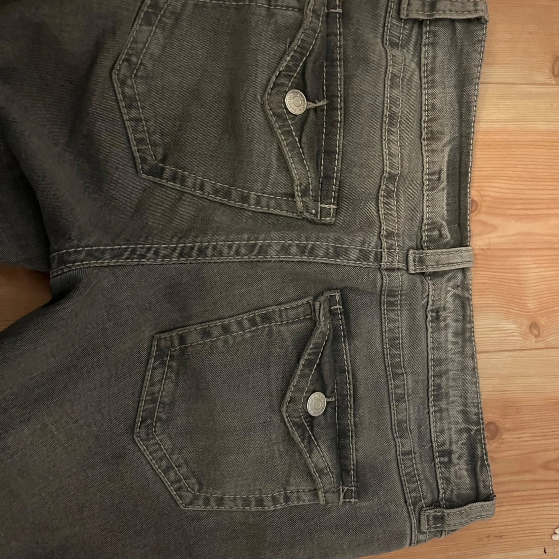 Grå bootcut jeans - 3