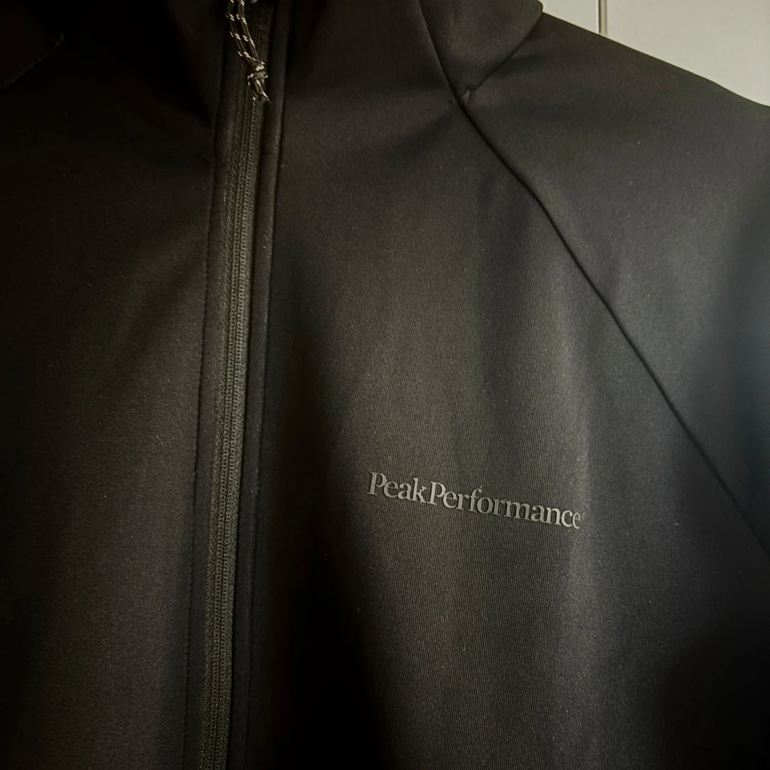 Svart jacka från Peak Performance - 1