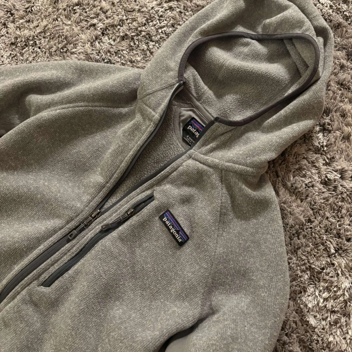 Grå fleecejacka från Patagonia - 1