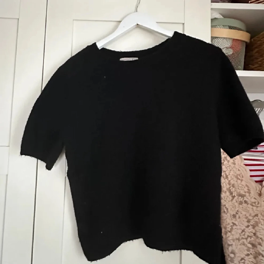 Svart kortärmad tröja - 2