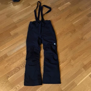 Termobyxor  -  Svarta termobyxor i storlek 158❣️