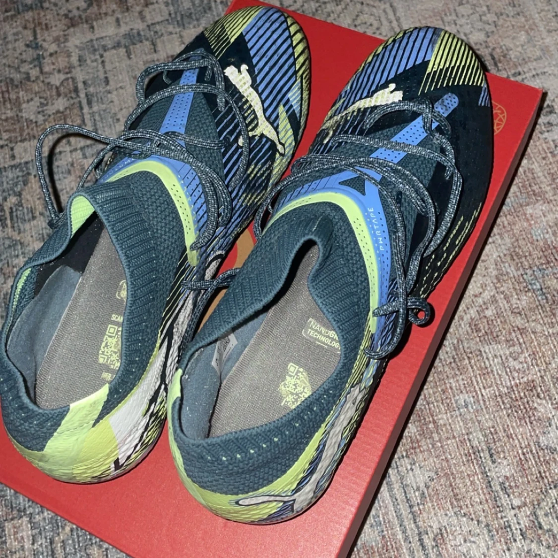 Flerfärgade fotbollsskor från Puma - 1