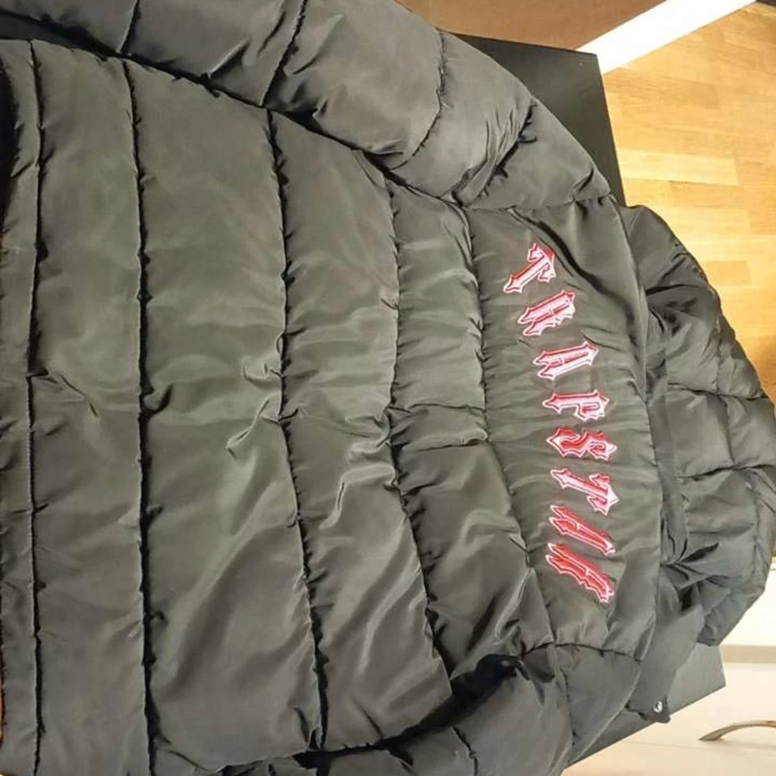 Svart pufferjacka från Trapstar - 92