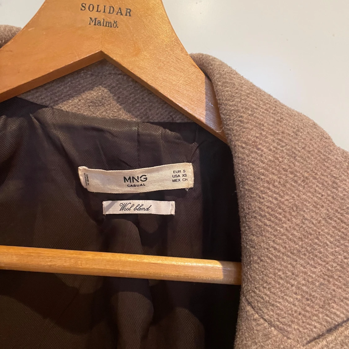 Beige/ljusbrun kappa från Mango - 92