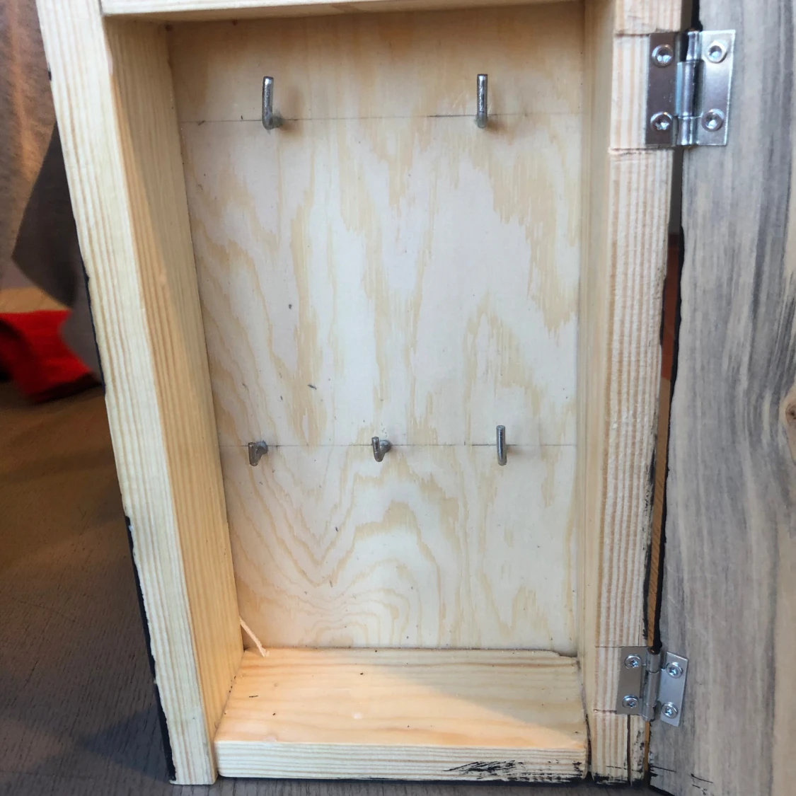 Handgjord nyckelskåp  - 93