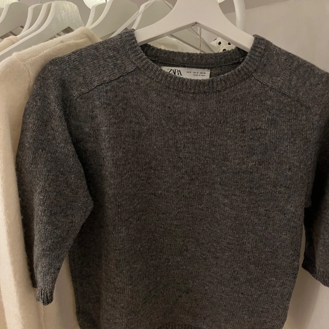 Grå trekvartsärmad tröja